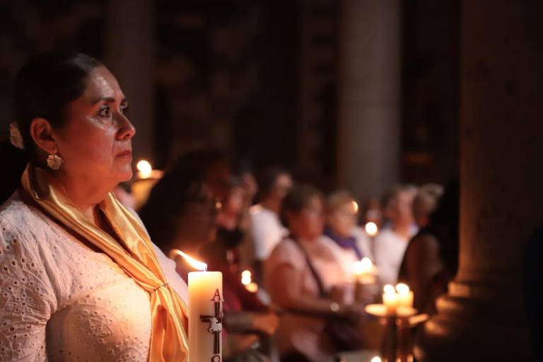 Llaman en la Vigilia Pascual en Mazatlán a vivir con generosidad, fe y esperanza renovada