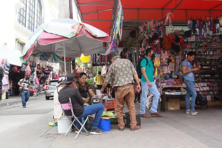 Tras reclamo de comerciantes de Culiacán, Comuna regresa condonación de cobro de piso en mercado y vía pública