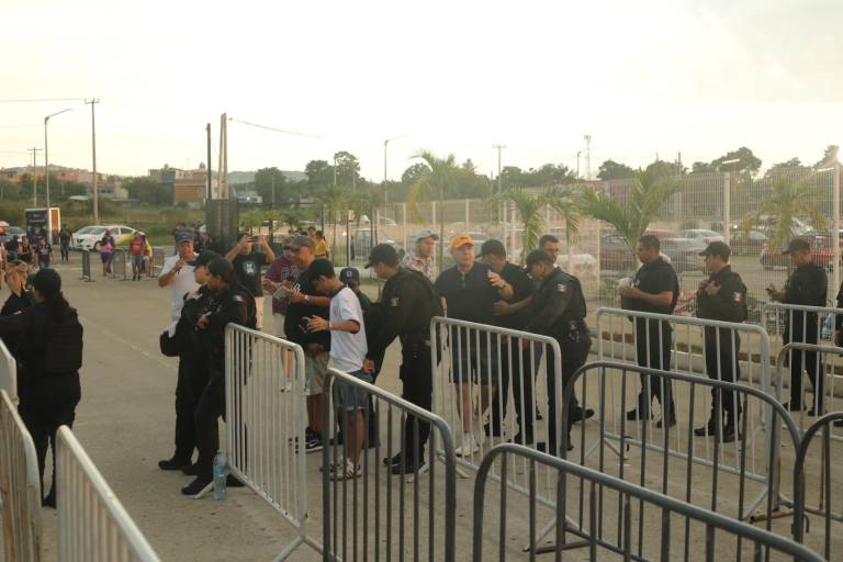 Despliegan operativo con más de 100 elementos por partido entre Mazatlán FC y Puebla