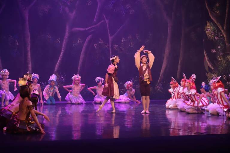 Presentan en ‘puntas’ el mundo de caramelo de ‘Hänsel y Gretel’