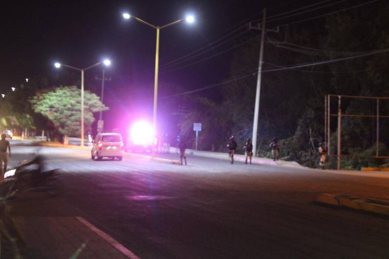 Reportan ‘ponchallantas’ en Rosario; varias unidades resultan dañadas