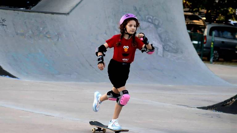 Los asistentes presumieron sus mejores trucos sobre la patineta.