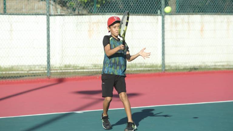 Buenos duelos hay en el Torneo de Tenis Patrio Britania 2021.