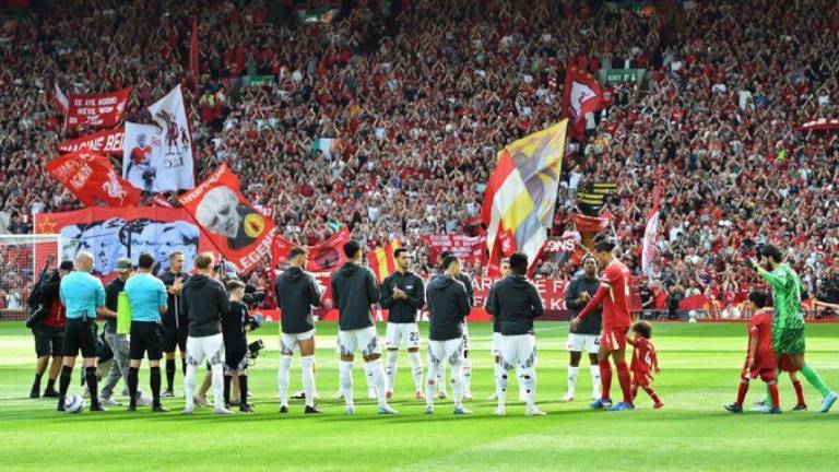 Liverpool recibió el tradicional pasillo por parte del Arsenal.