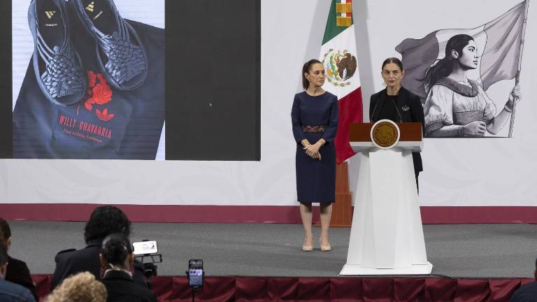 Sheinbaum alista nueva ley para proteger a artesanos tras plagio de calzado de Oaxaca por Adidas