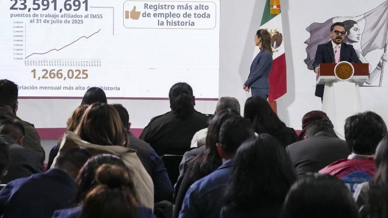 El director del IMSS, Zoé Robledo, en la conferencia donde habló del empleo en México.