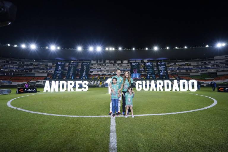 Andrés Guardado es presentado como jugador del León