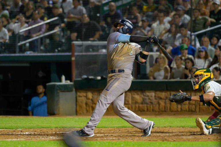 Orlando Piña pega grand slam y Algodoneros vence con autoridad a Cañeros