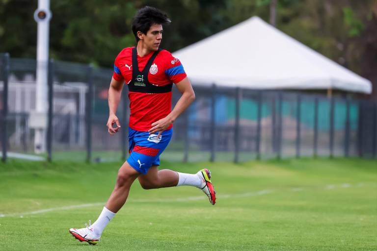 JJ Macías estará fuera de las canchas entre 8 y 9 meses