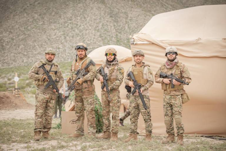 La Banda MS sigue con uniforme militar para nueva versión de Positivo