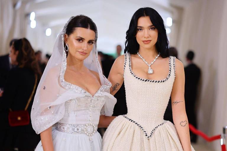 Engalanan celebridades la alfombra roja de la MET Gala