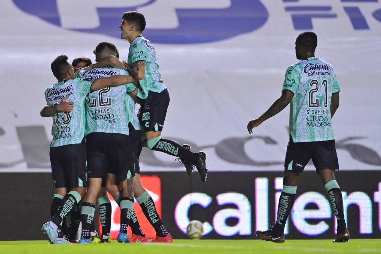León devora Gallos en Querétaro