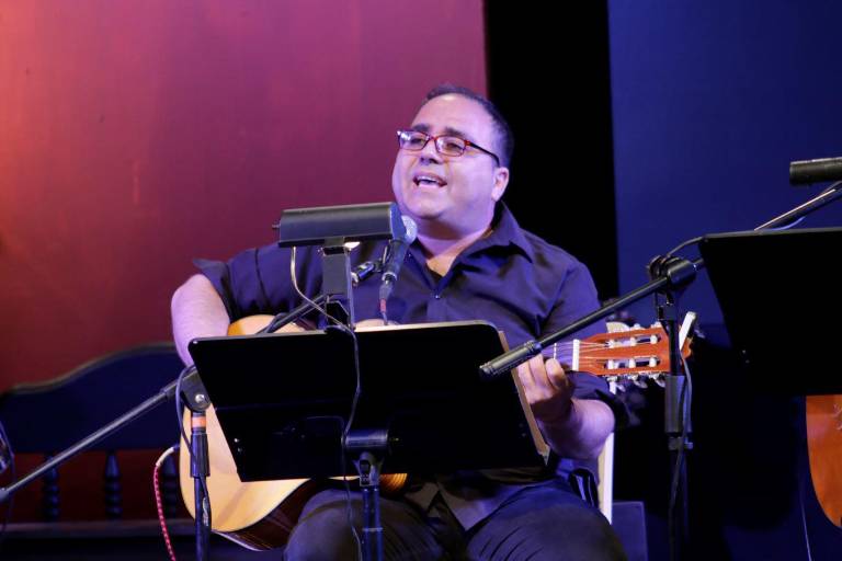 Reviven la nostalgia en el homenaje póstumo al trovador Juanito Jiménez