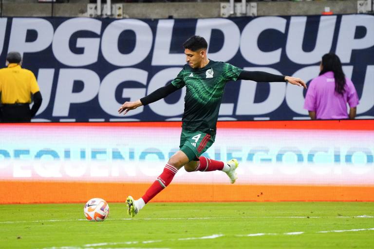 Edson Álvarez firma su contrato con el West Ham