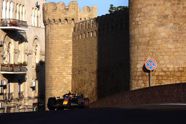 Checo Pérez arrancará tercero en GP de Azerbaiyán