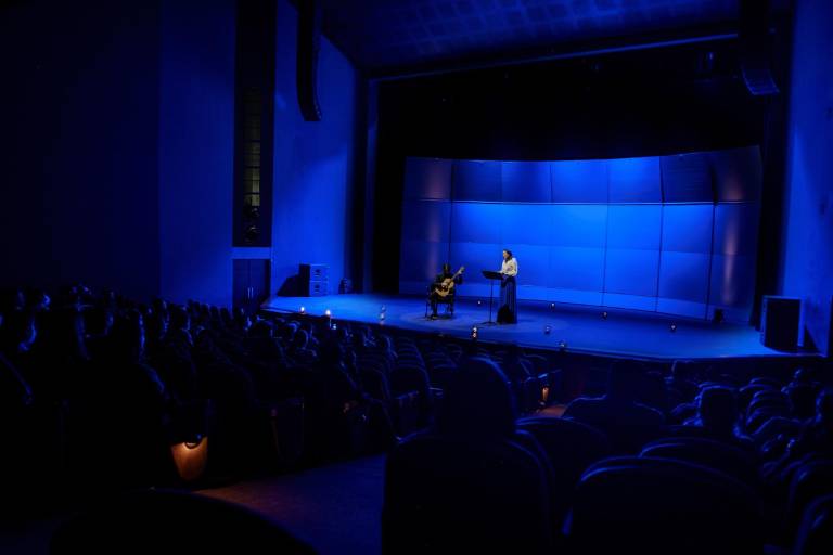 Brindan íntimo concierto con ‘Canciones para guitarra y voz’