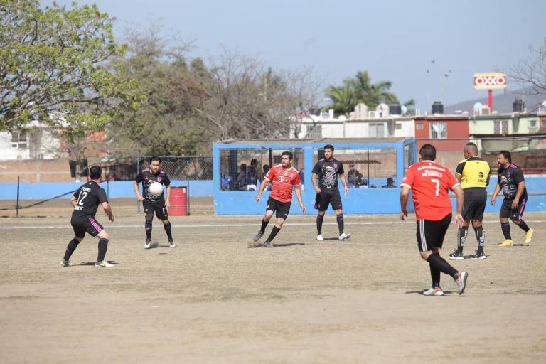 Naval FC regresa al camino de las victorias en Futbol Intermédicos