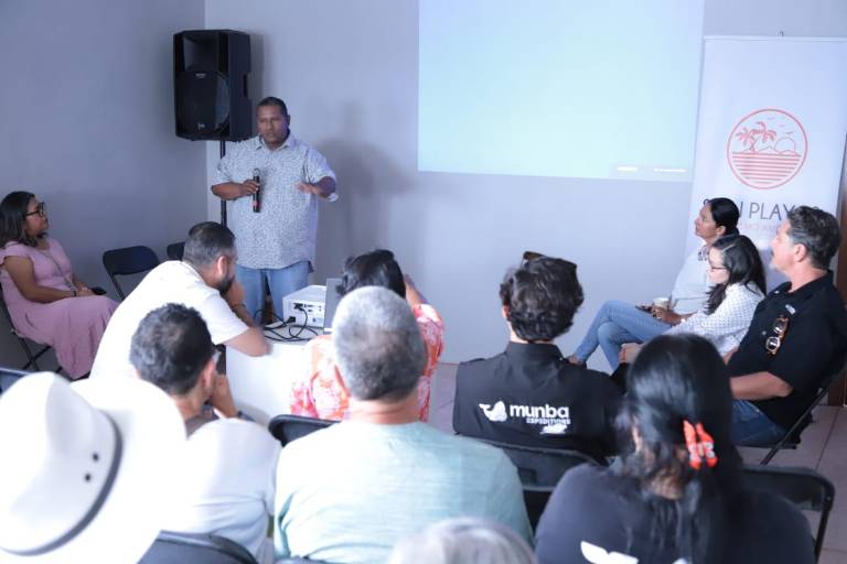 Especialistas comparten la riqueza del mar de Mazatlán en conferencia sobre la vida oceánica