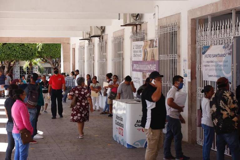 Desempleo aumenta a 4.7% anual en abril, informa el Inegi
