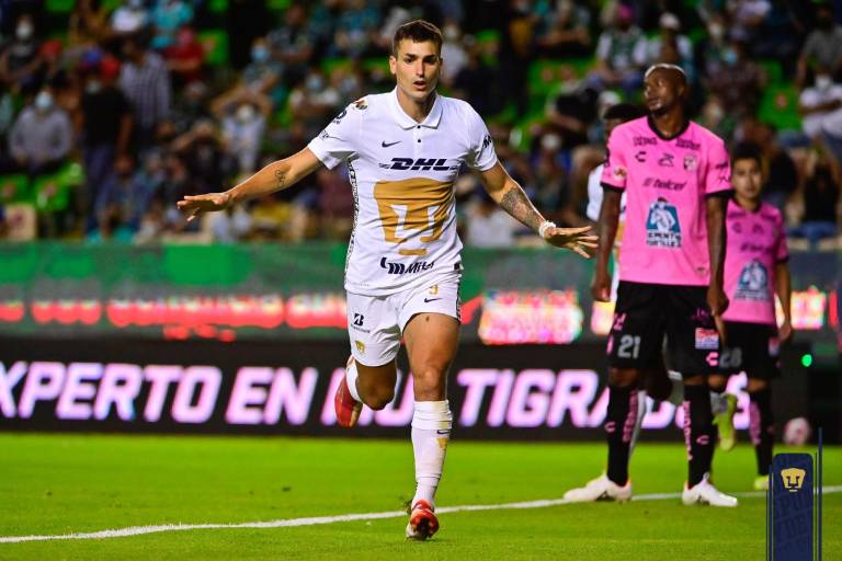 Pumas suma su segunda victoria seguida, vence 2-1 a León y sueña con la repesca