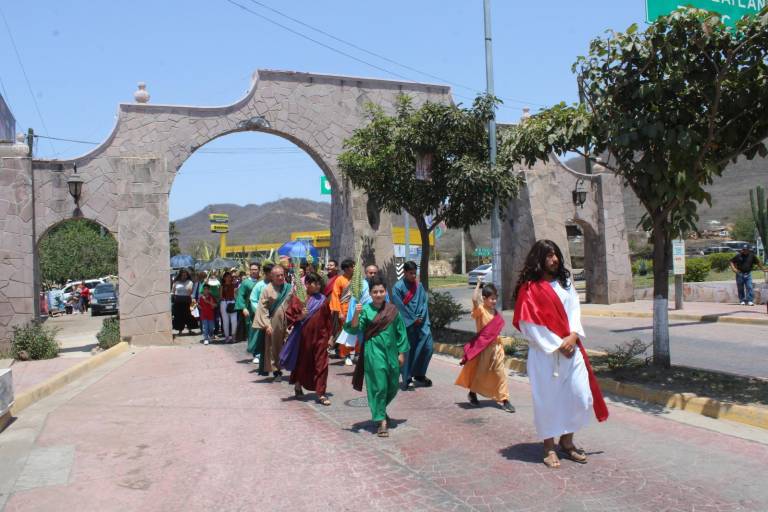 Párroco de El Rosario llama a fieles en Domingo de Ramos a vivir ‘santamente’ esta Semana Santa