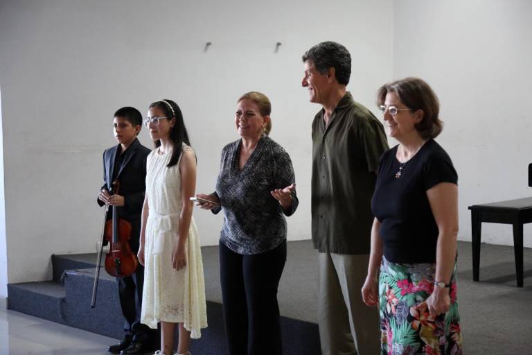 Cautivan los hermanos Montoya con su recital de piano y violín