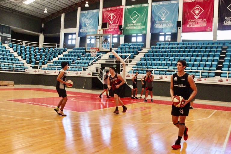 Juveniles locales llaman la atención de Venados Basketball