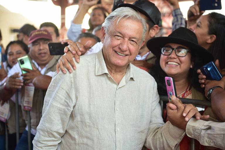 AMLO se contagia nuevamente de Covid; es la tercera vez