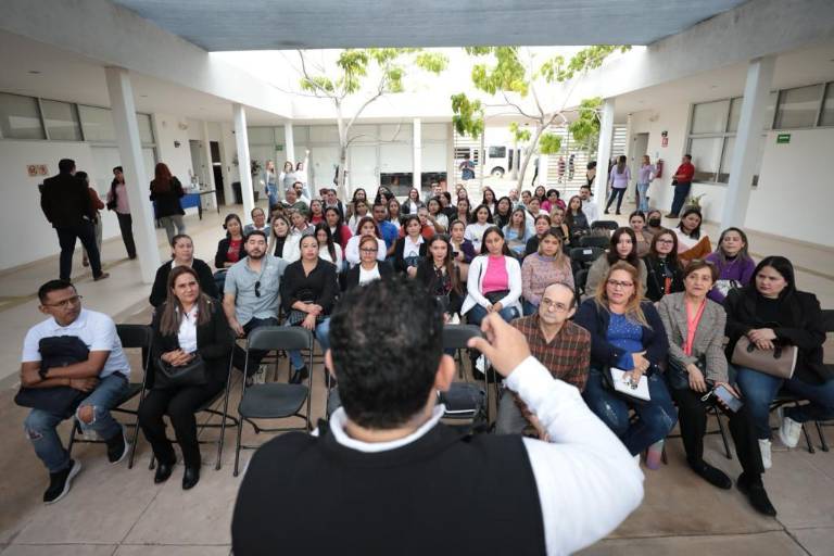 DIF Sinaloa capacita a funcionarios para atender salud emocional de víctimas de desplazamiento