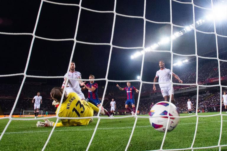 Autogol de Sergio Ramos regresa al Barcelona al camino ganador
