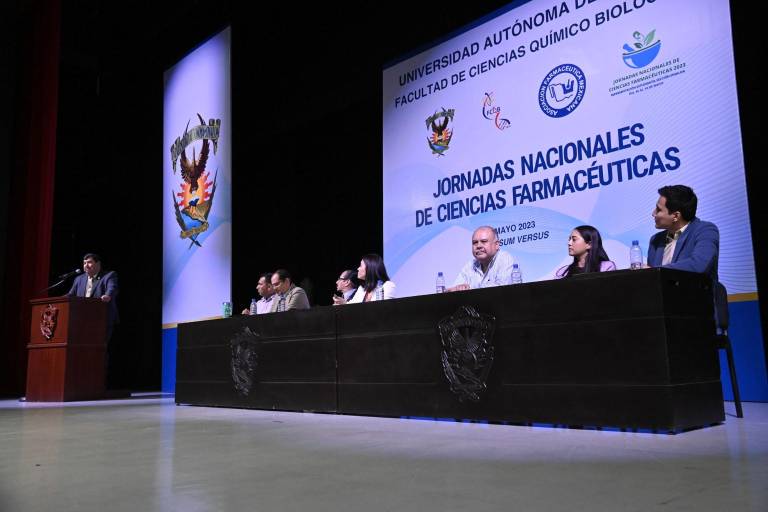 Estudiantes de Ciencias Químico Biológicas dan muestra de su formación integral en las Jornadas Farmacéuticas