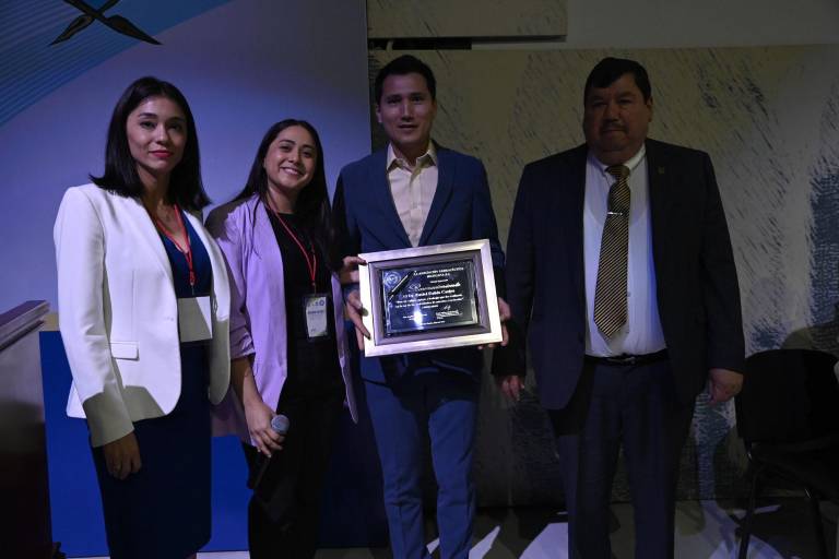 Estudiantes de Ciencias Químico Biológicas dan muestra de su formación integral en las Jornadas Farmacéuticas