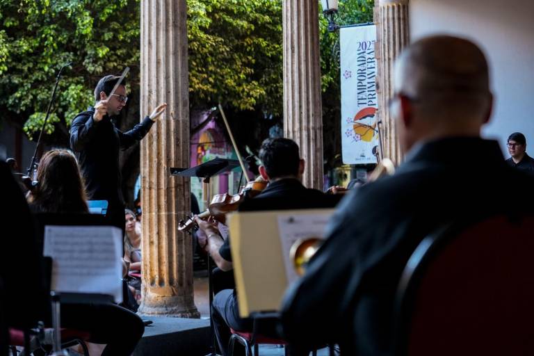 Interpretan bandas y orquestas, de manera simultánea, el ‘Vals Alejandra’