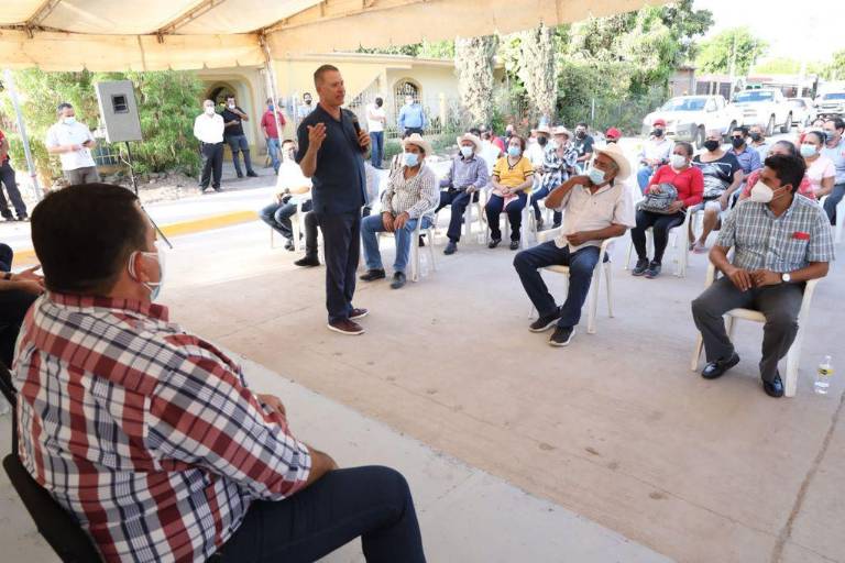 Navolato tendrá agua este miércoles, afirma Quirino en gira de trabajo