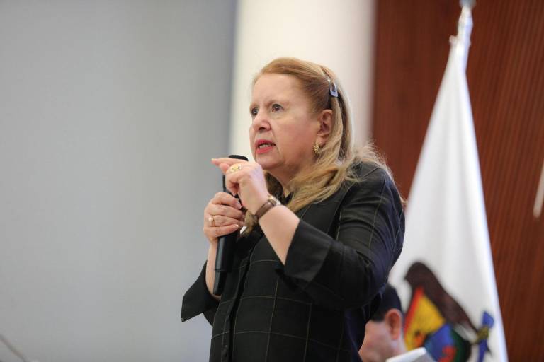 Ministros sí van a usar toga, afirma Loretta Ortiz