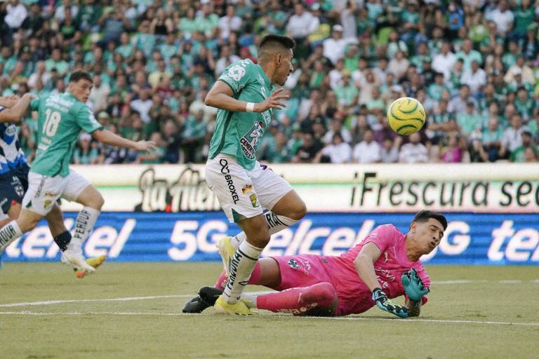 Monterrey liga cuatro sin ganar al caer con León