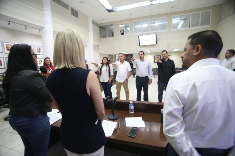 En reunión secreta, rinden protesta cuatro nuevos integrantes del Comité de Búsqueda de Personas en Mazatlán