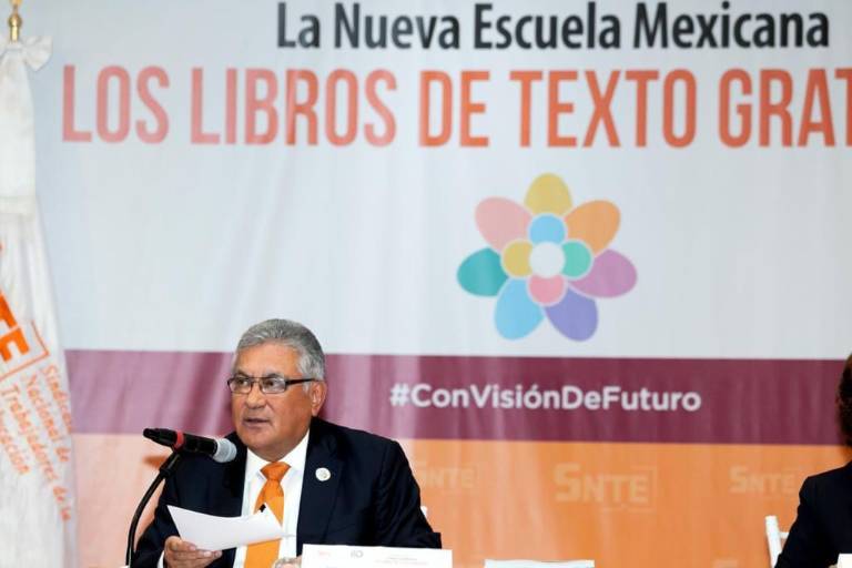Exige SNTE a gobernadores de oposición entregar libros de texto