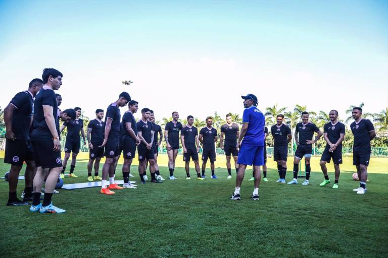 Cruz Azul y América se miden en busca de la final de la Copa por México