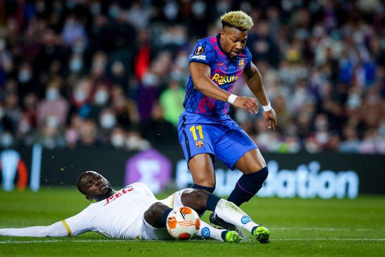 Barcelona rescata el empate ante el Napoli, pero constantes fallas lo privan del triunfo