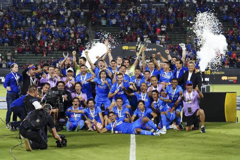 Cruz Azul se lleva la Supercopa al vencer en penaltis a Atlas