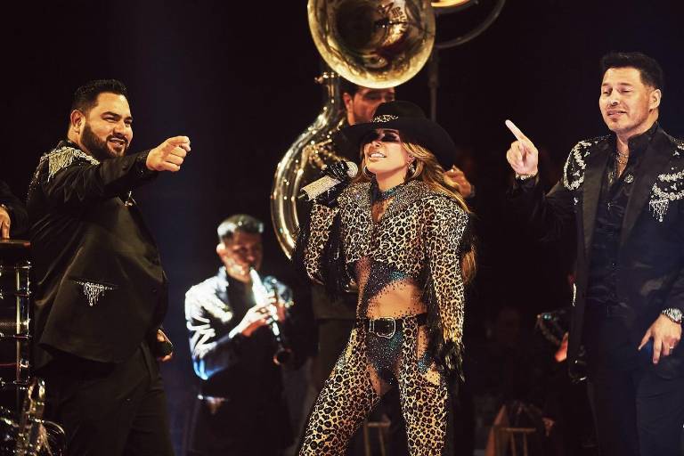 Triunfa la Banda MS en Premio Lo Nuestro