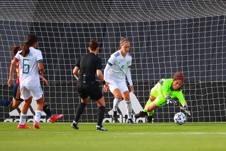 Tri Femenil, goleada por España en su segundo partido de preparación en Europa