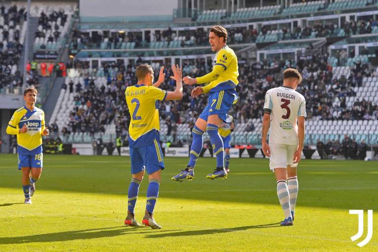 Dybala y Vlahovic dan el triunfo a la Juventus ante el Salernitana