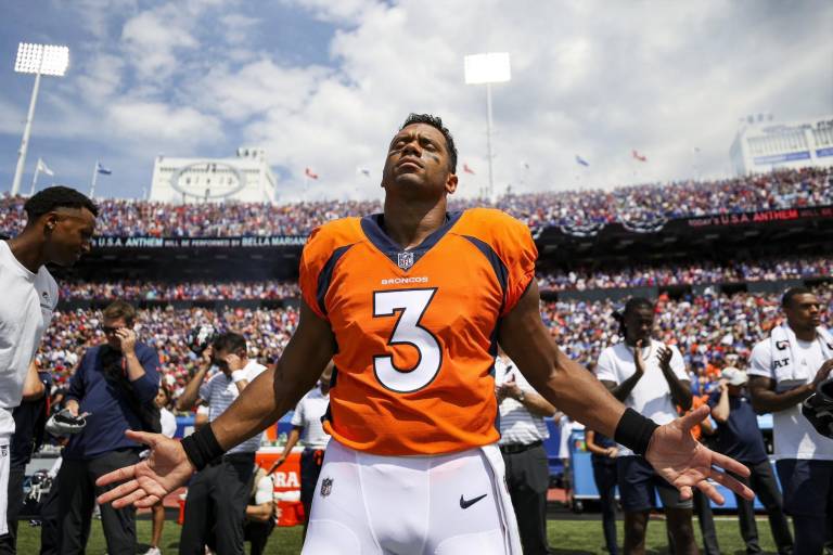 Russell Wilson y los Broncos acuerdan una extensión de contrato por cinco años y 245 mdd