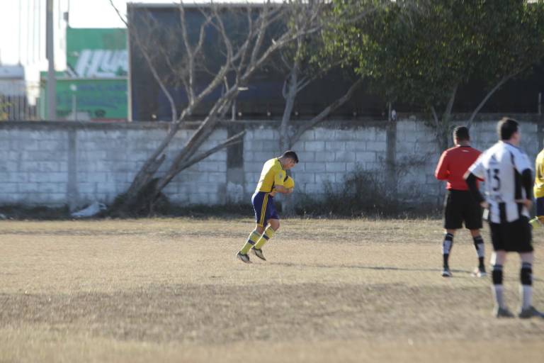 IMSS se separa de Hospital General en Futbol Intermédicos