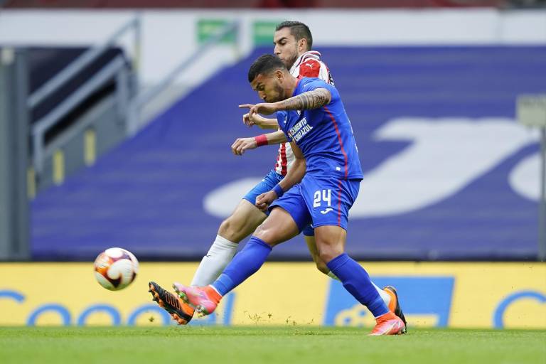 Cruz Azul iguala racha histórica de triunfos en Liga MX; Chivas, para el olvido