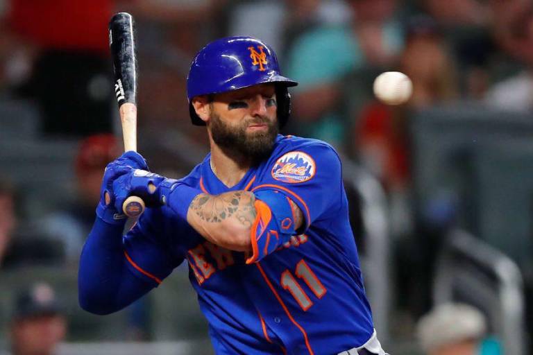 Kevin Pillar sufre múltiples fracturas tras bolazo