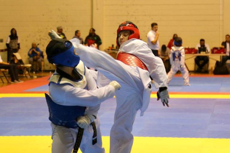 Avanzan 12 taekwondoínes sinaloenses al Nacional en combate