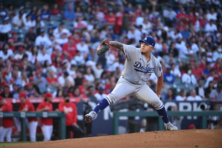 Julio Urías tiene sólida apertura y suma su octava victoria de la campaña